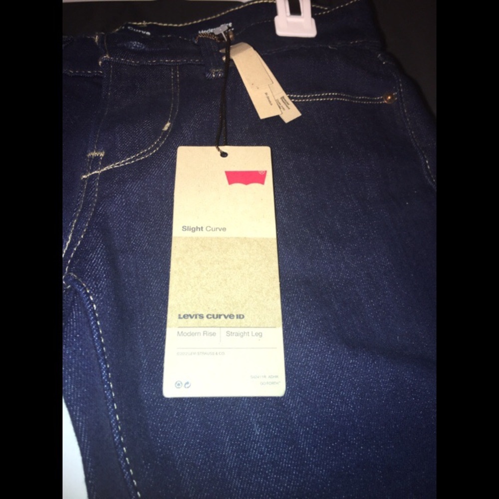 NWT Levi’s Modern Rise Straight Jeans